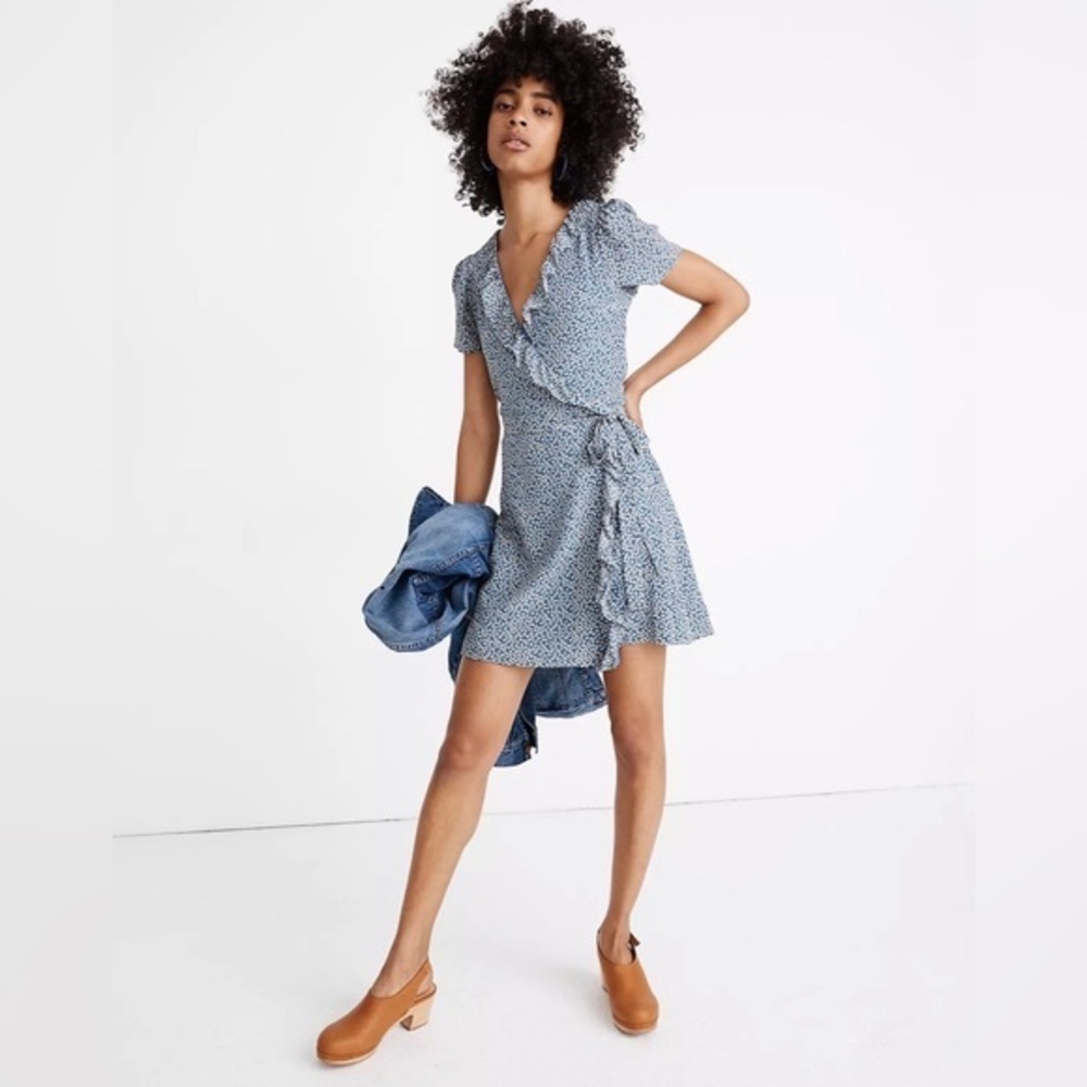 Closet Closing! 🛍️  Offers Welcome! Madewell Silk Floral Wrap Dress